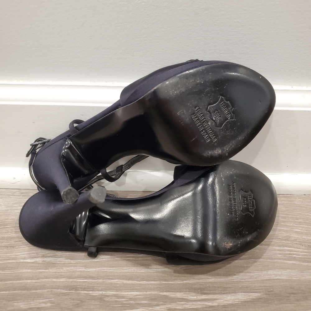 Stuart Weitzman Black Satin Dress Heels - Picture 4 of 5
